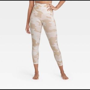 L Camo Contour Flex Ultra High Rise 25” Leggings w/ Pockets - All in Motion